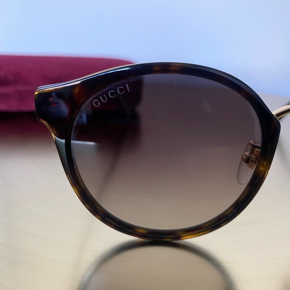Gucci Round Sunglasses - Picture 3 of 8